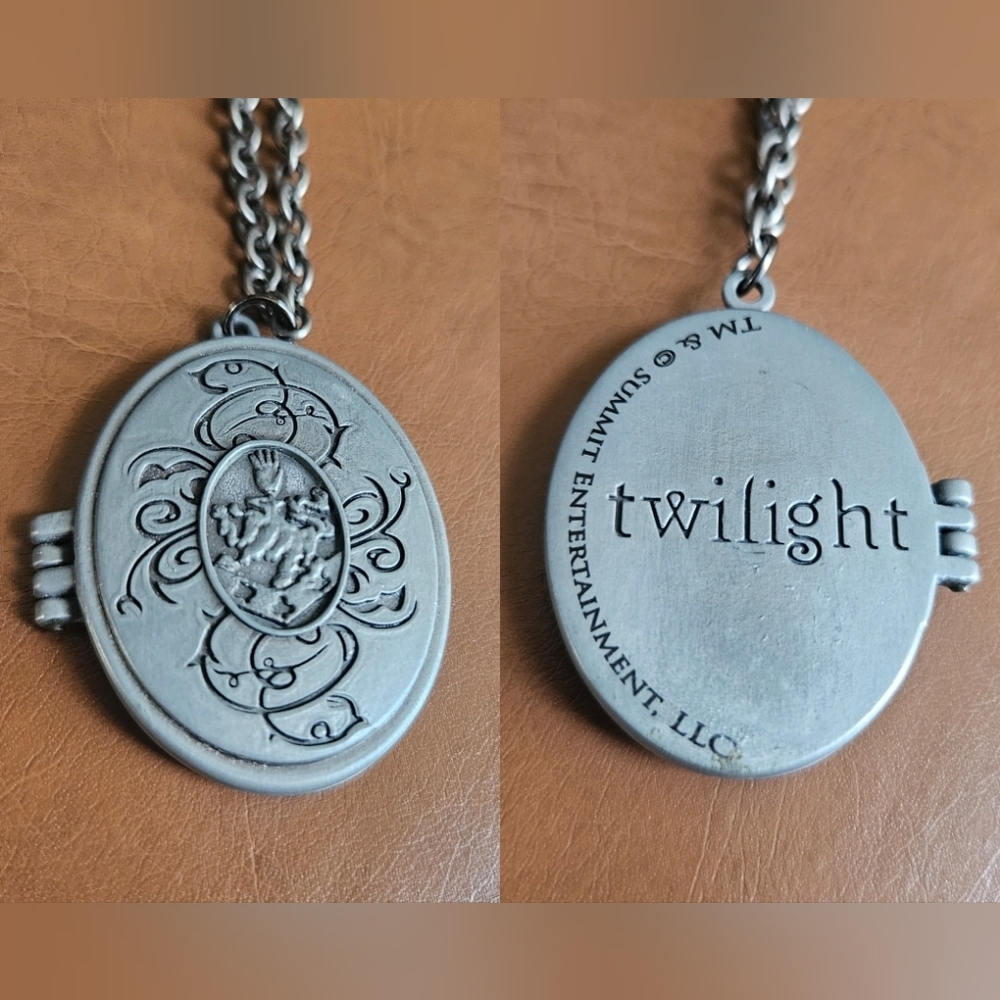 Twilight Cullen Crest Locket Necklace